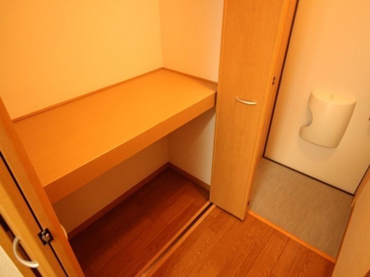 アムール タプローコートの玄関