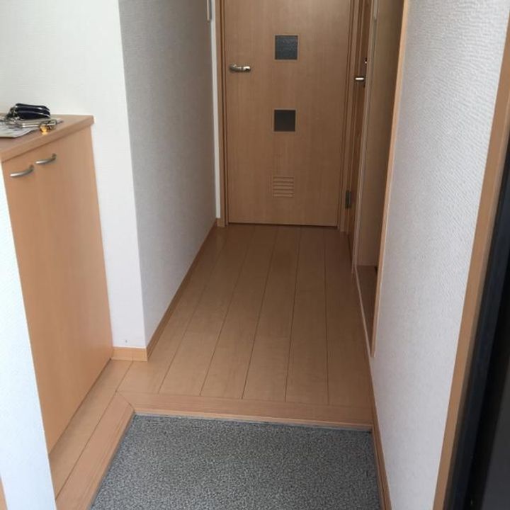 エクセルカーサ立場の玄関