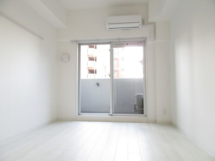 グランカリテ塚本の居間