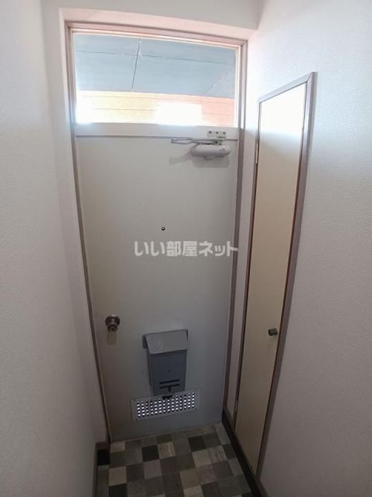 新潟県上越市大字岩木(アパート)の賃貸物件の玄関