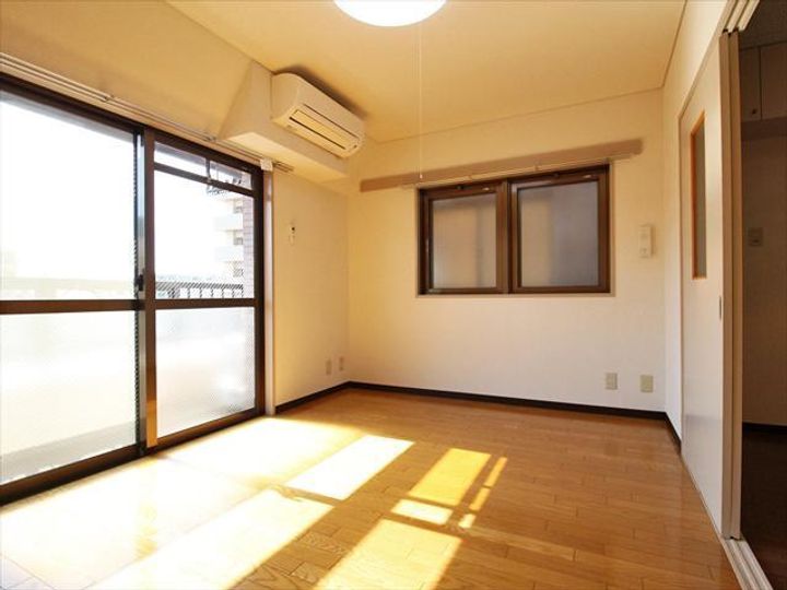 メゾンシーブリームの居間