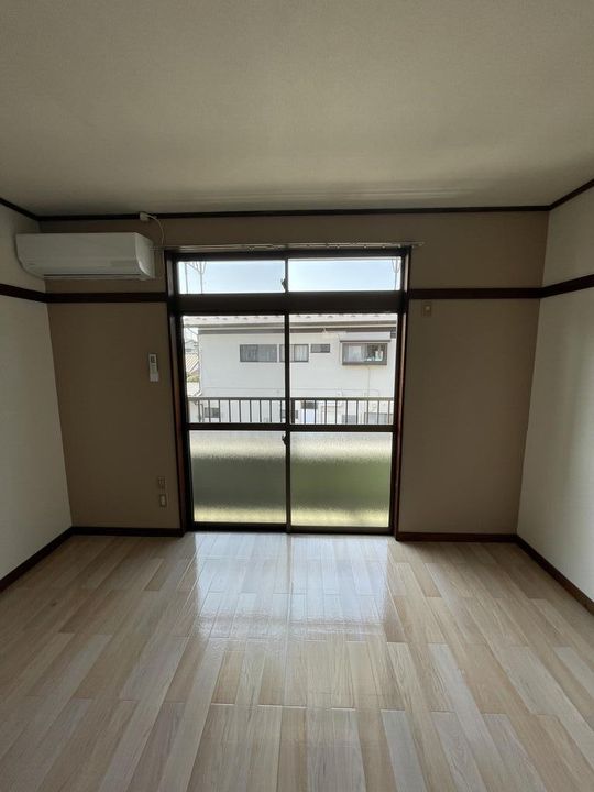 アネックスIIIの居間