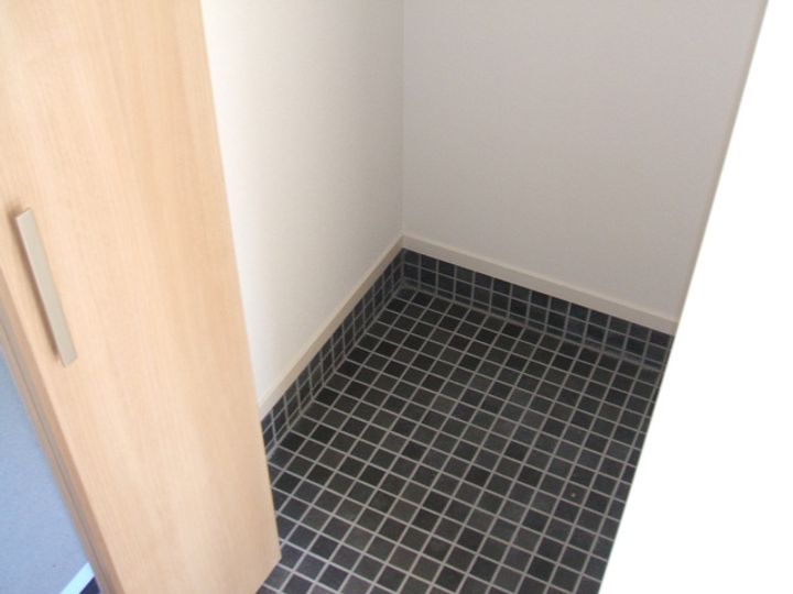 北海道札幌市北区北三十二条西10(マンション)の賃貸物件の玄関