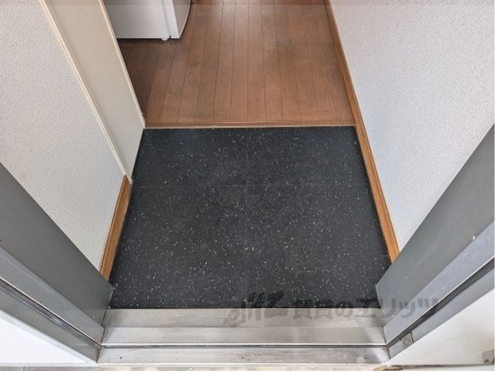 レオパレスAoi2の玄関