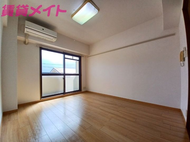 SHINONOMEハイツの居間