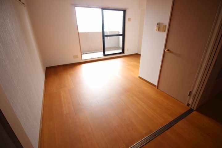 ウィングス片野Iの内装