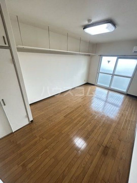 ベルメゾンアルヴェの居間