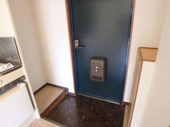 サイセリアコーポの玄関