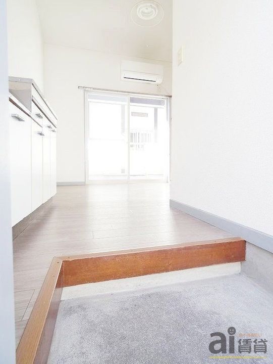 東京都東大和市南街2(アパート)の賃貸物件の玄関