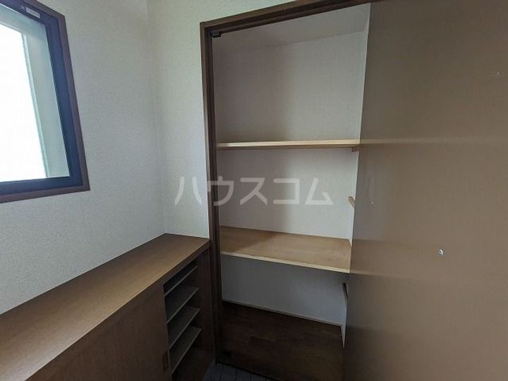 YMO弦巻の内装