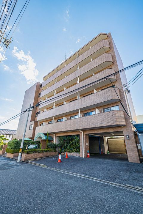 エメモア春岡の外観