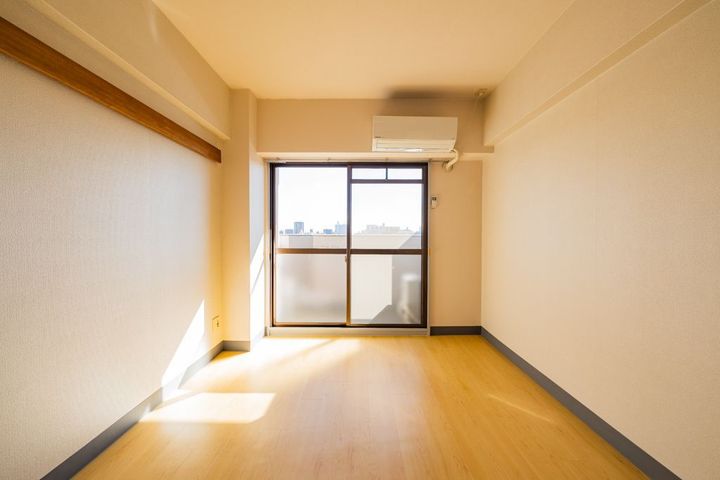エメモア春岡の居間