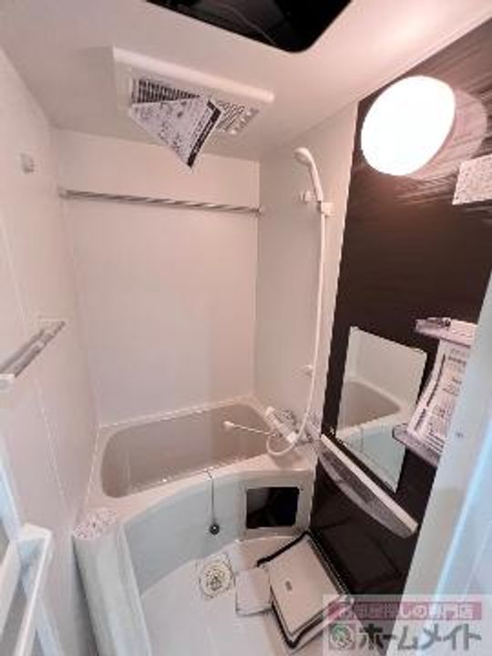 アッシュメゾン花園町IIIの風呂