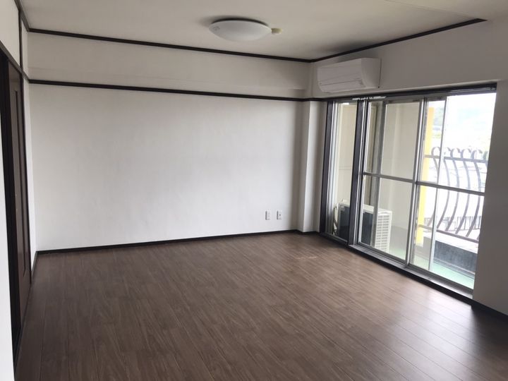 アジュール高橋町の居間