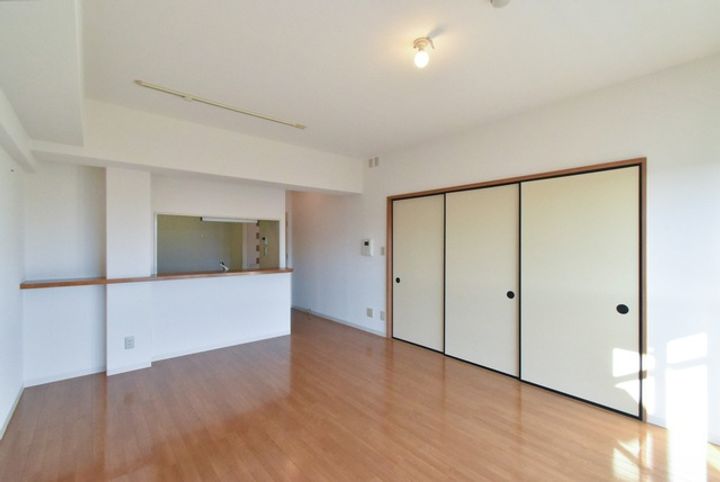 URアーバンラフレ小幡の居間