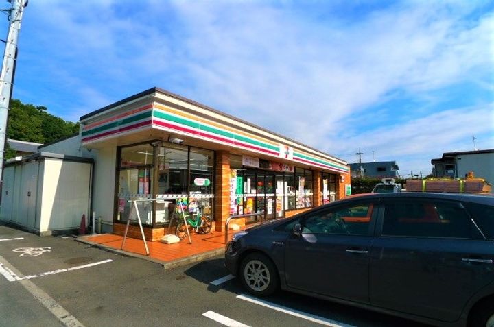 ルミエール・タケウチの周辺