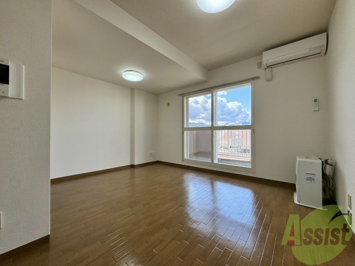 ドミ山鼻九条の居間