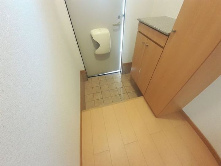 大阪府堺市美原区青南台2(アパート)の賃貸物件の玄関