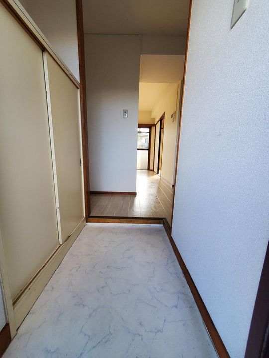 レジデンスNの玄関