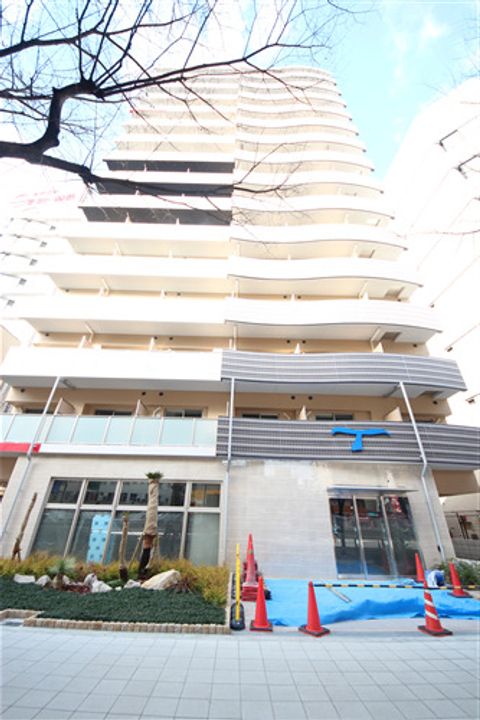 セレニテ桜川駅前プリエの外観