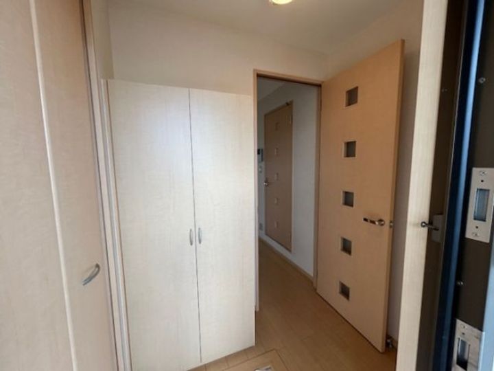 インター池田IIの玄関