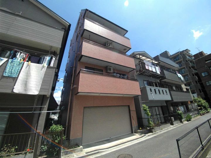 シャトル96の外観
