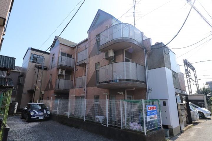 ベルトピア長後の外観