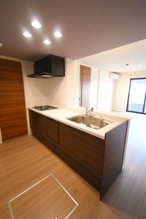 福岡県北九州市八幡西区西鳴水2(マンション)の賃貸物件のキッチン