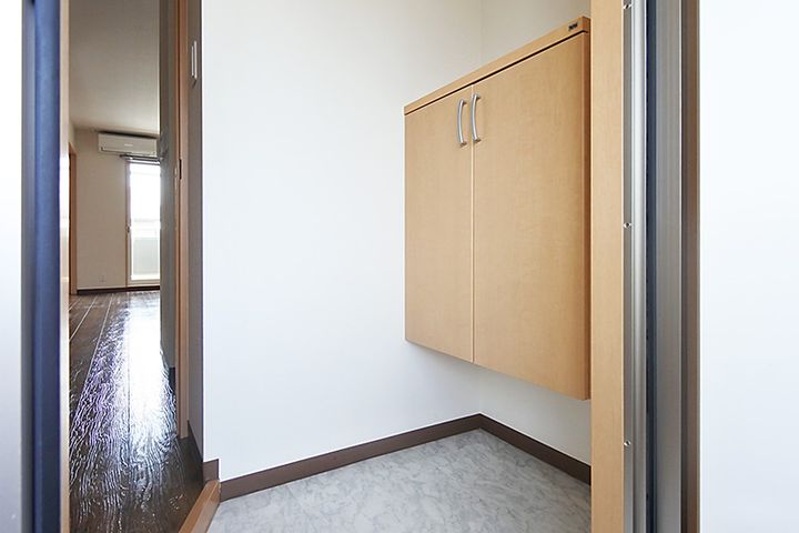 サンシェスタ若宮の玄関