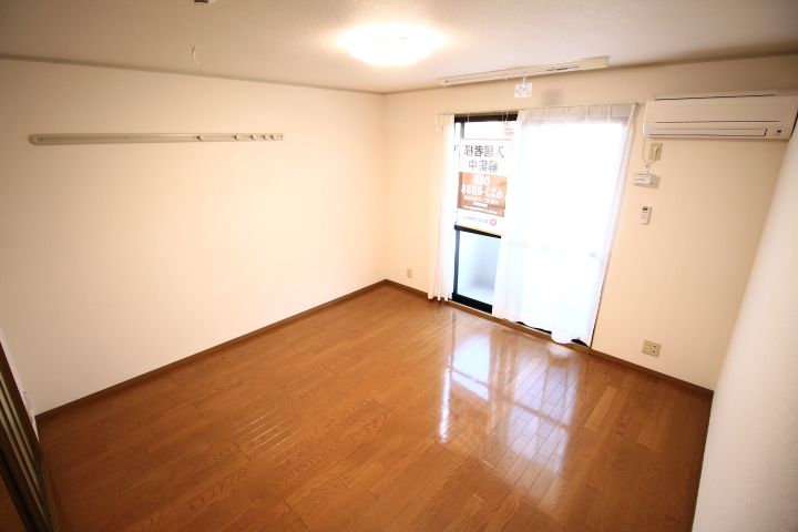 シャトル沖浜 C棟の居間