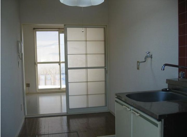 プレンティKIIの居間