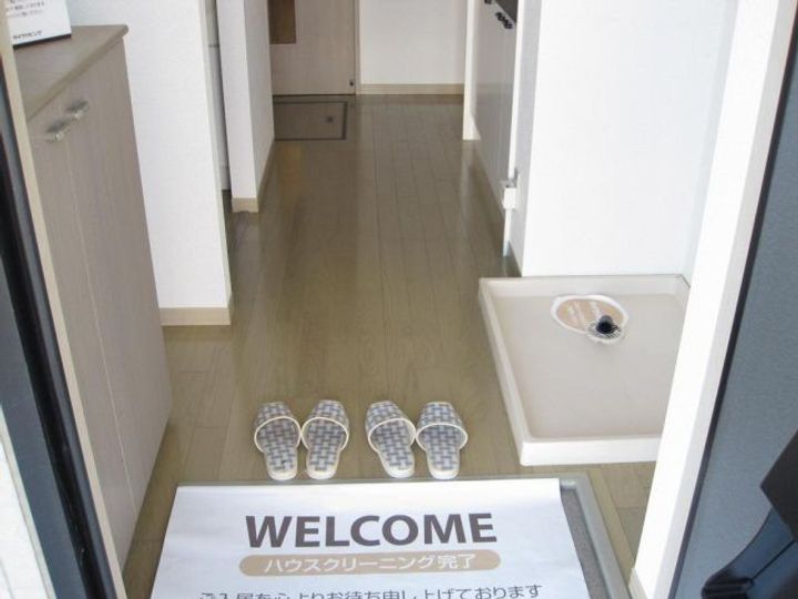 パインブリッジ稲里 C棟の玄関