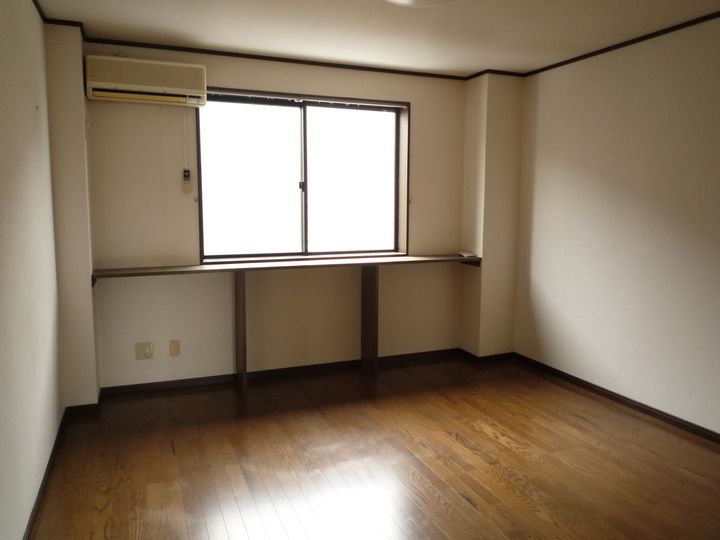 フェニーチェアムズ111の居間