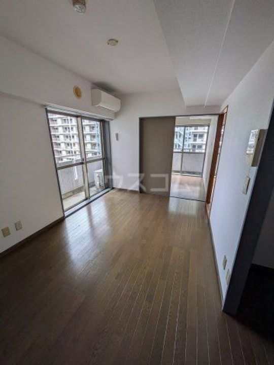 メゾンエスユーの居間