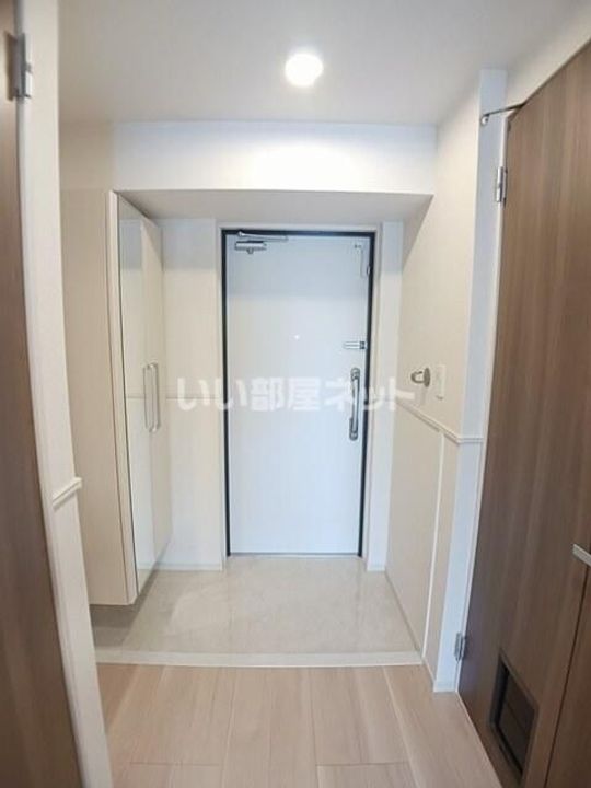 京都府亀岡市亀岡駅北1(マンション)の賃貸物件の玄関