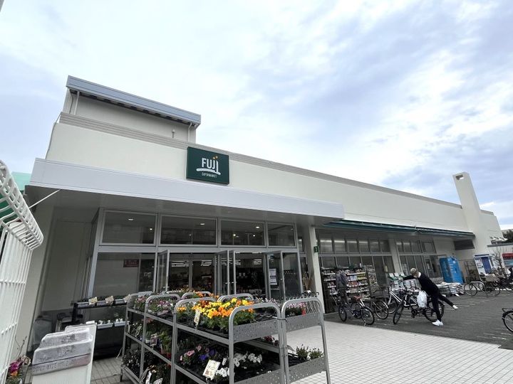 神奈川県藤沢市鵠沼松が岡4(一戸建)の賃貸物件の周辺