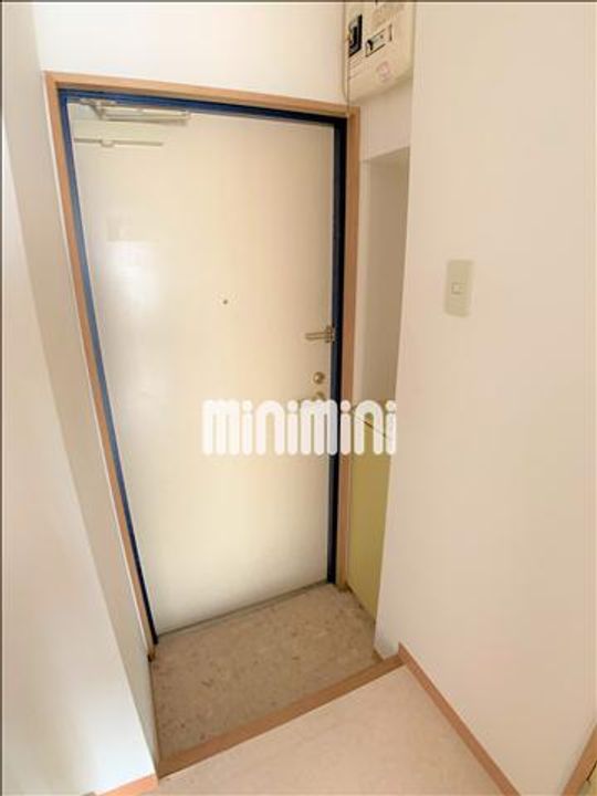 ガーデンヒルズ春日の玄関