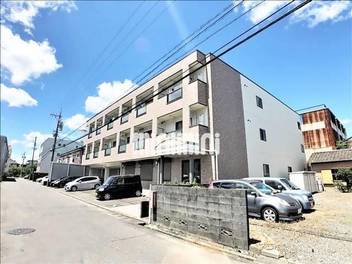 ガーデンヒルズ春日の外観