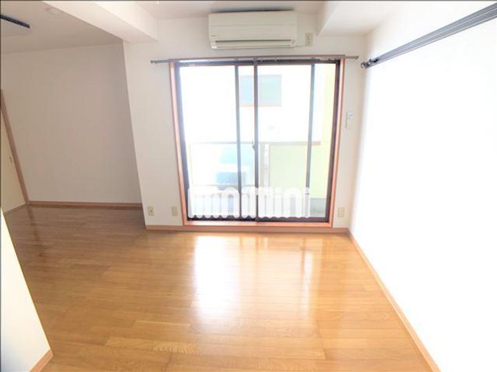 ガーデンヒルズ春日の居間