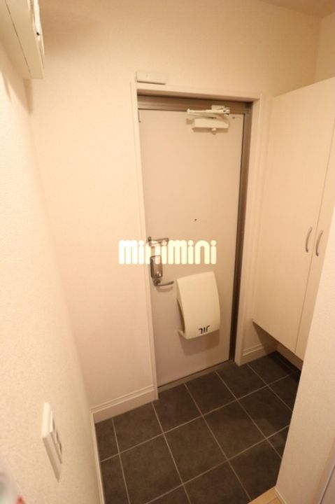 静岡県静岡市葵区安東1(一戸建)の賃貸物件の玄関