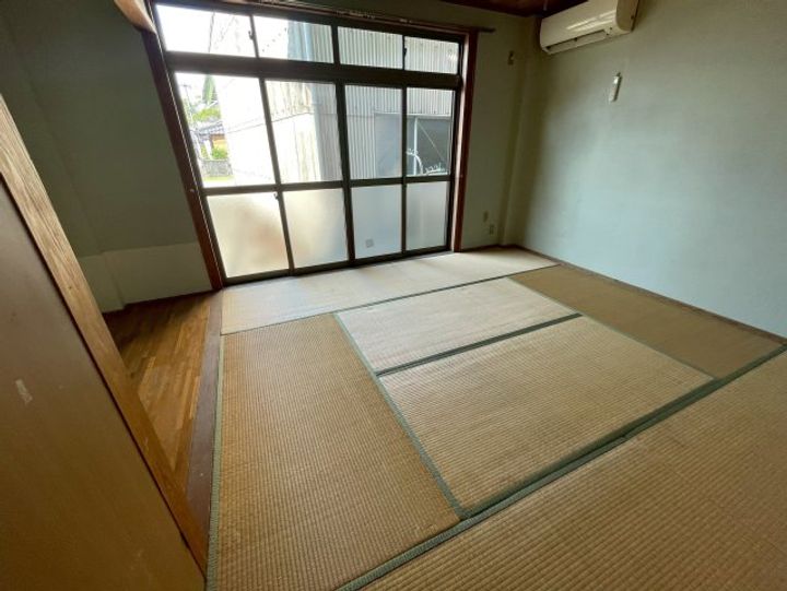 ファミールHIRO Aの居間