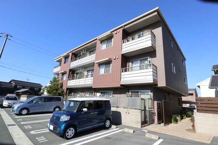 岡山県倉敷市田ノ上の賃貸マンションの外観