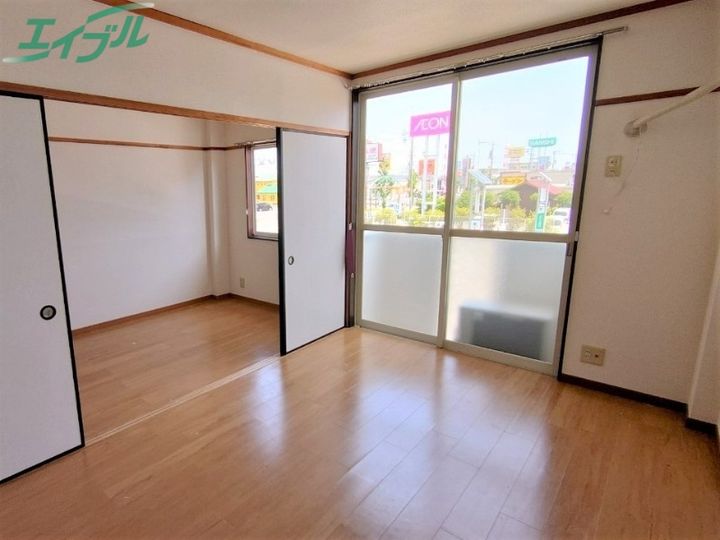 サニーコート日永の居間