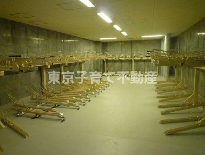 メゾンカルム本郷の地図