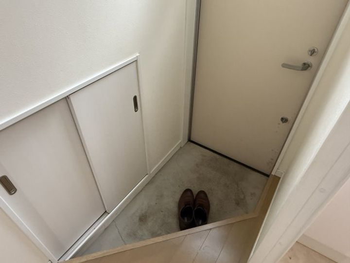 東京都中野区本町6(一戸建)の賃貸物件の玄関