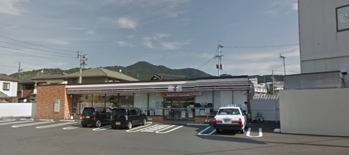 カルミアの周辺