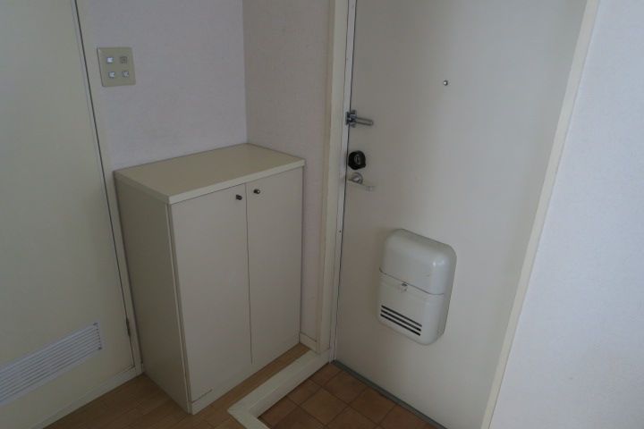 香川県善通寺市稲木町(アパート)の賃貸物件の玄関