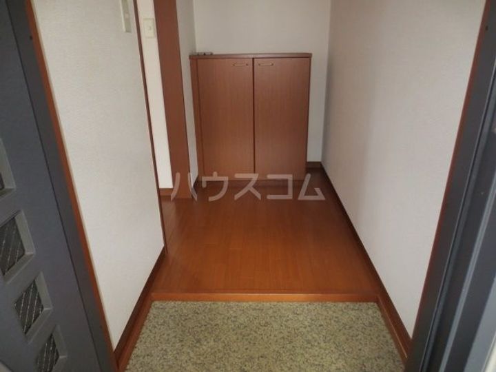 メイコーポラスの玄関