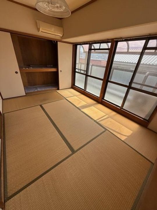 大阪府寝屋川市萱島本町(マンション)の賃貸物件の居間