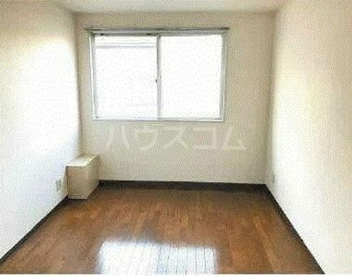 フラットミワの居間